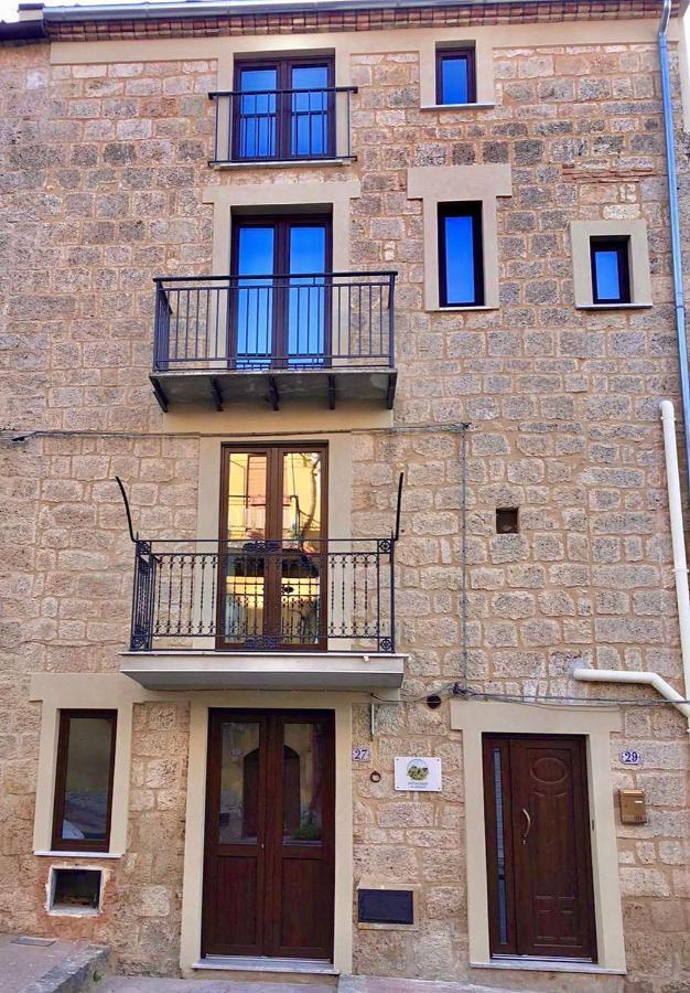 ペトラリーア・ソプラーナ La Casa Del Borgo Bed & Breakfast エクステリア 写真
